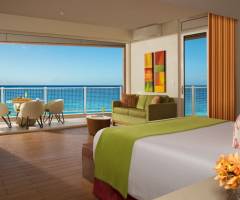 Princess Casino at Sunscape Resort & Spa: Sun Club Honeymoon Junior Suite