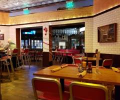 New York-New York Hotel & Casino: Broadway Burger Bar and Grill