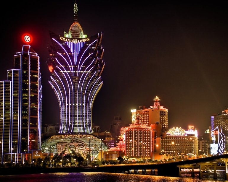 Ночной вид Казино Grand Lisboa